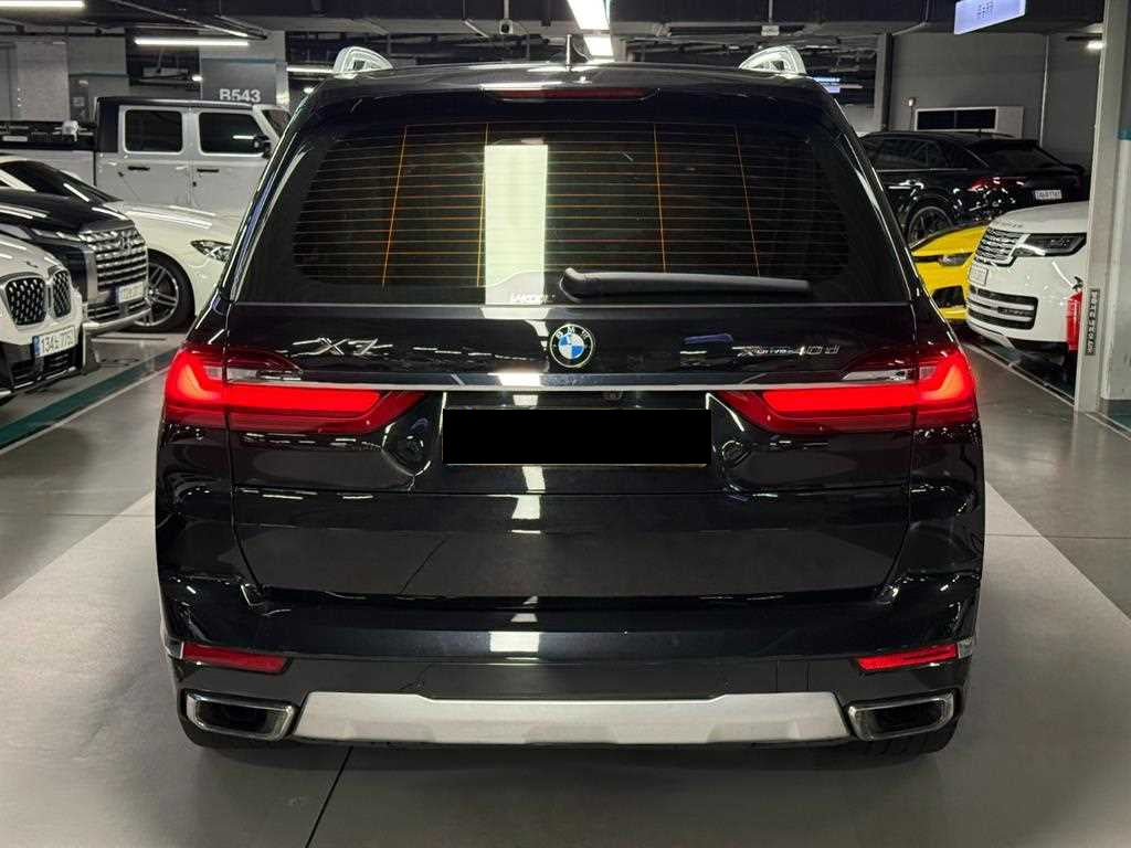 BMW X7 — photo 04