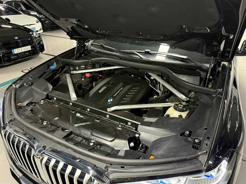 BMW X7 — photo 06