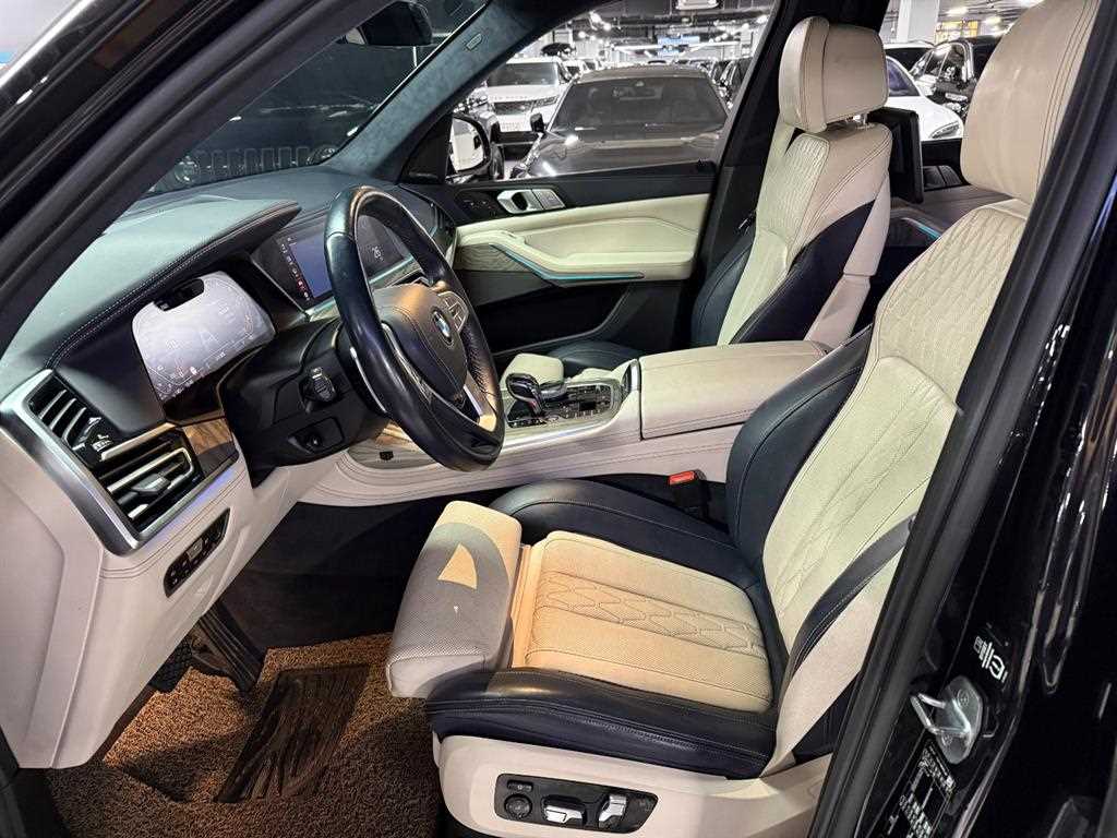 BMW X7 — photo 10
