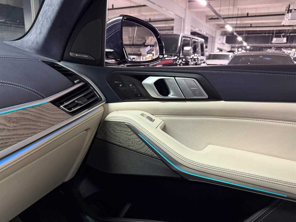 BMW X7 — photo 16