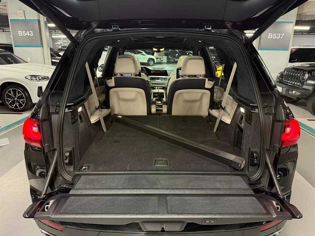 BMW X7 — photo 18