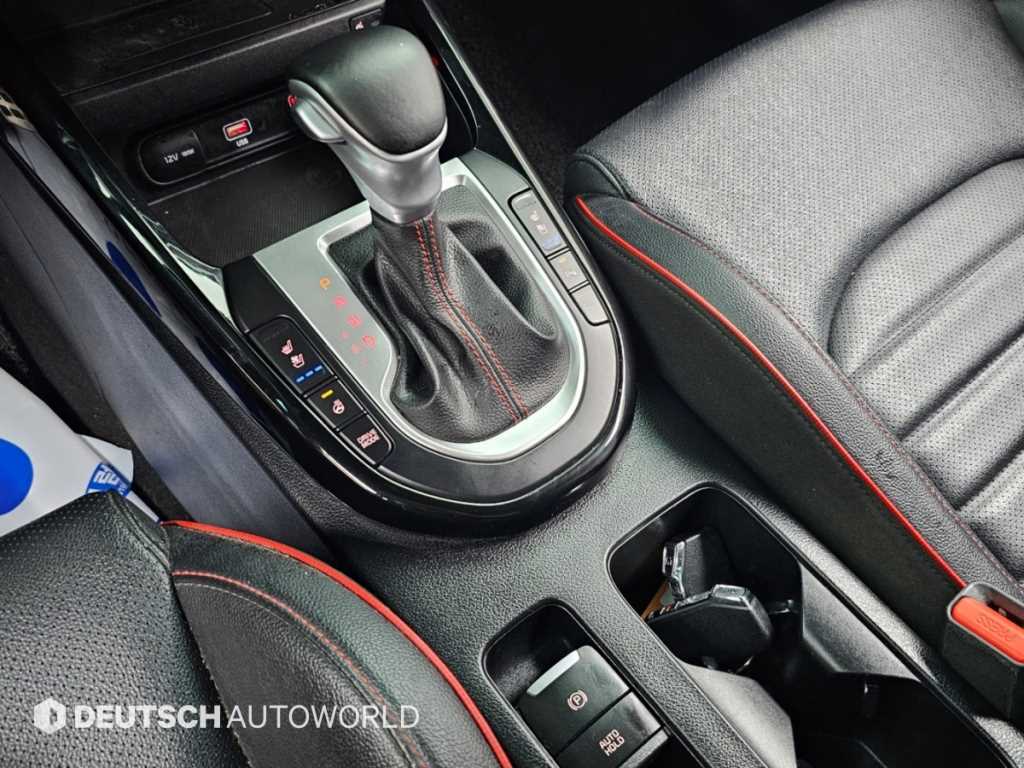 Kia K3 — photo 09