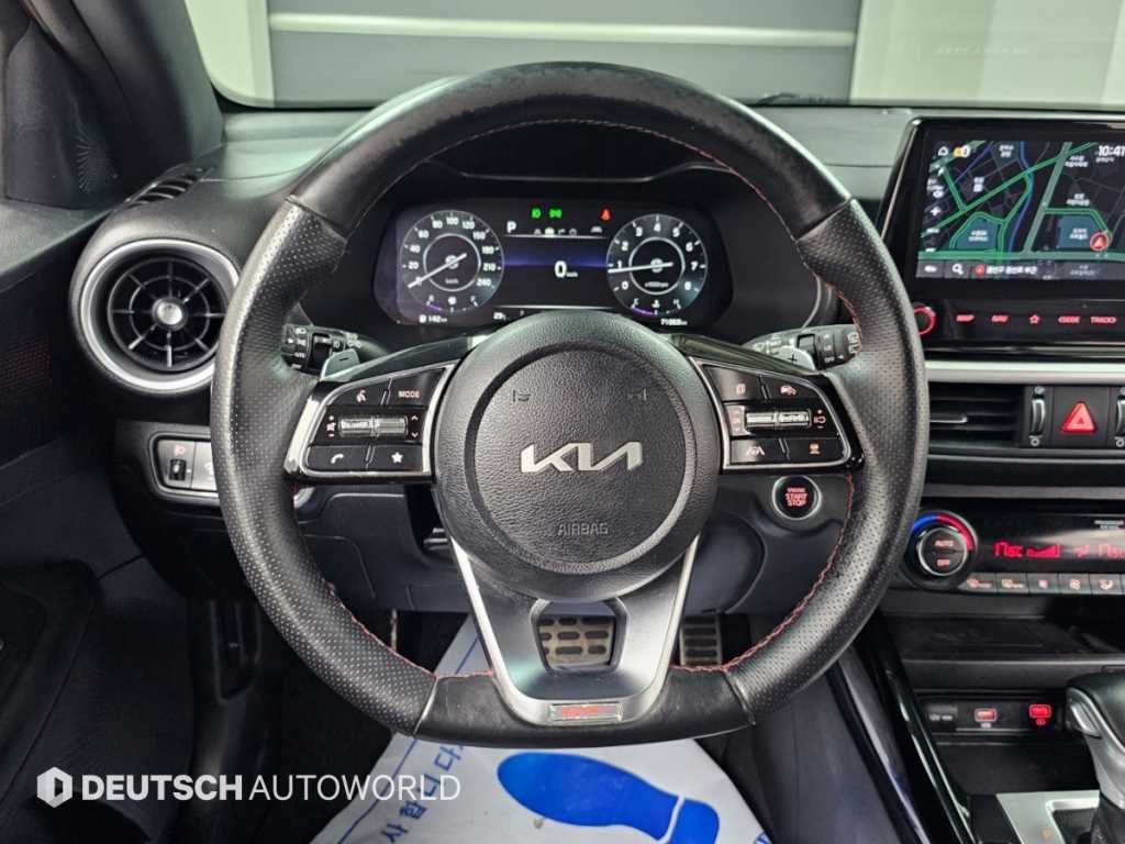 Kia K3 — photo 13