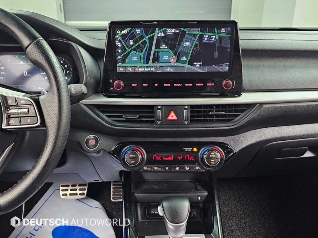 Kia K3 — photo 14