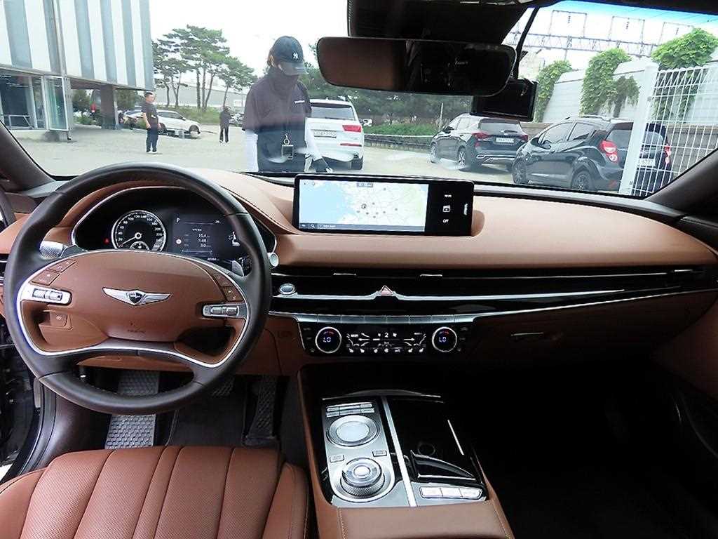 Genesis G80 — photo 07