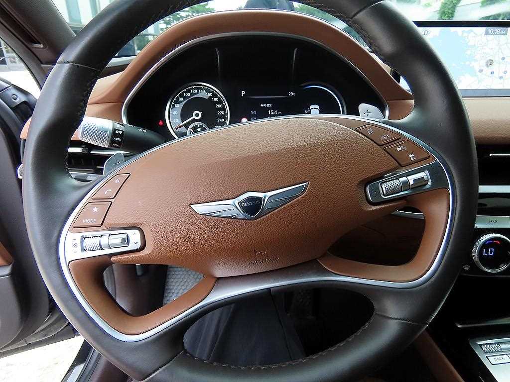 Genesis G80 — photo 08