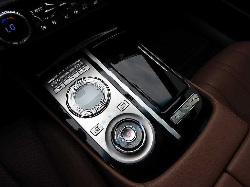 Genesis G80 — photo 10