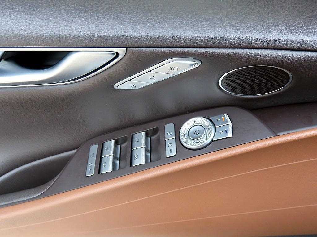 Genesis G80 — photo 11