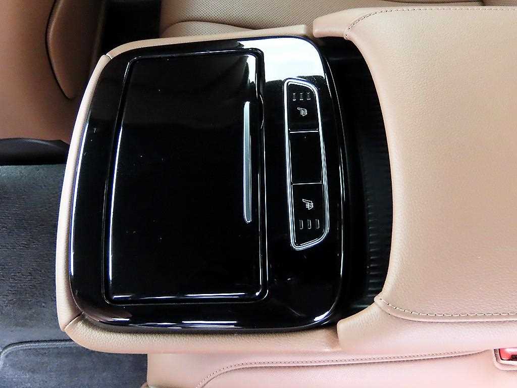 Genesis G80 — photo 16