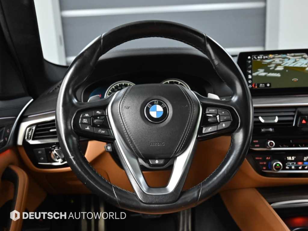 BMW 5-Series — photo 13