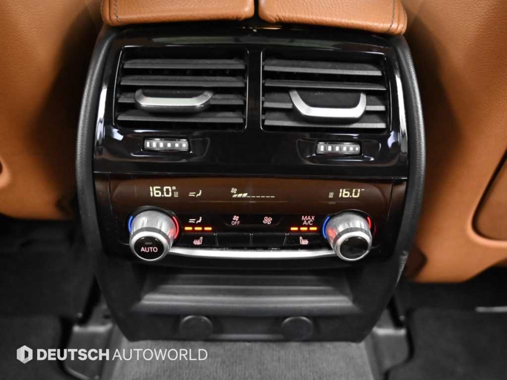 BMW 5-Series — photo 16