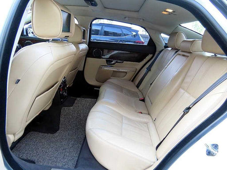 Jaguar XJ — photo 06