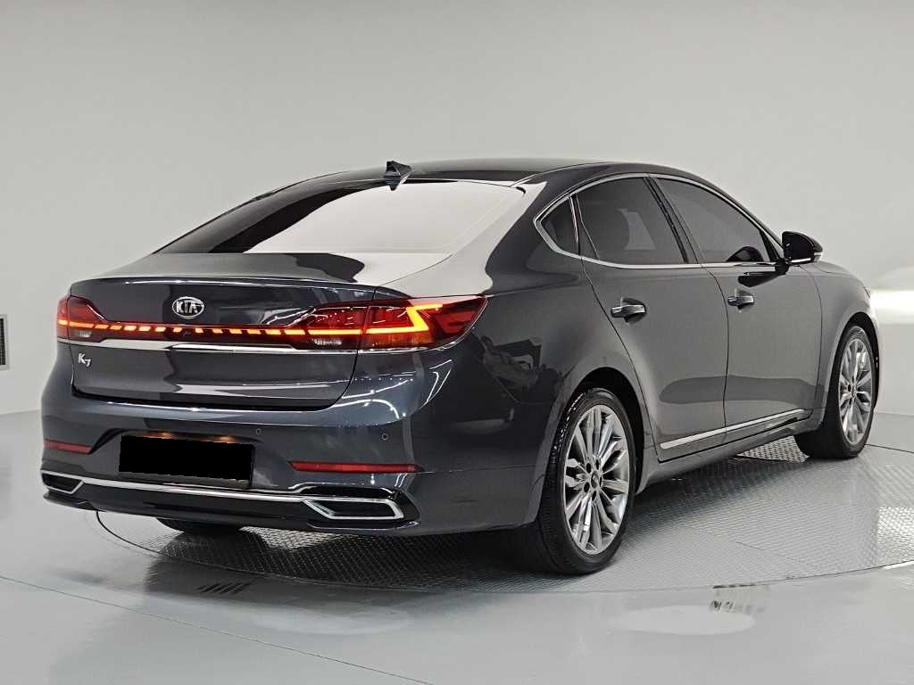 Kia K7 — photo 04