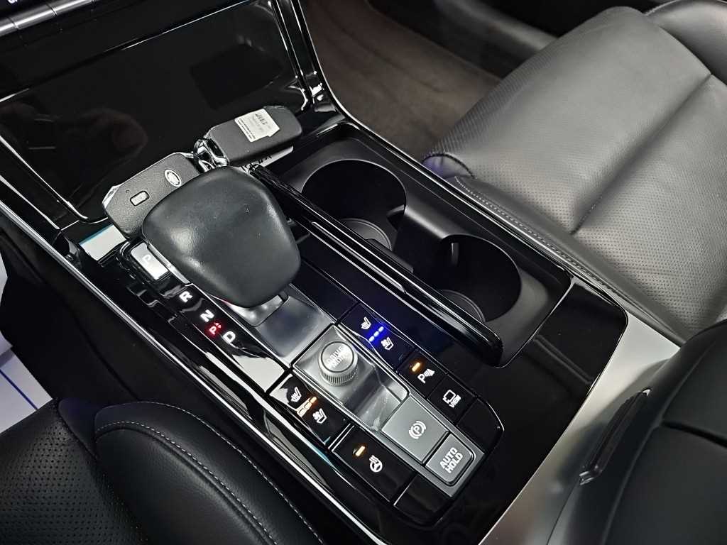 Kia K7 — photo 08