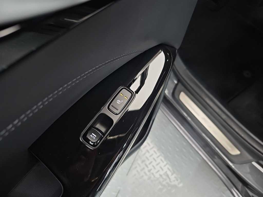 Kia K7 — photo 13