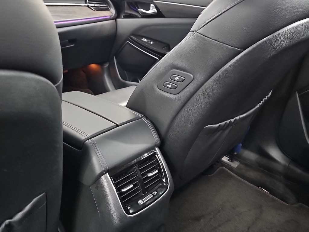 Kia K7 — photo 14