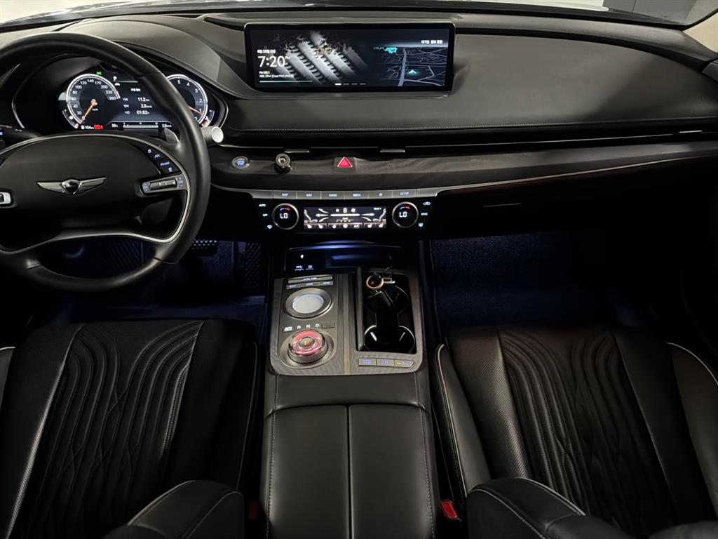 Genesis G80 — photo 06