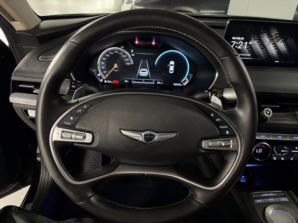 Genesis G80 — photo 08