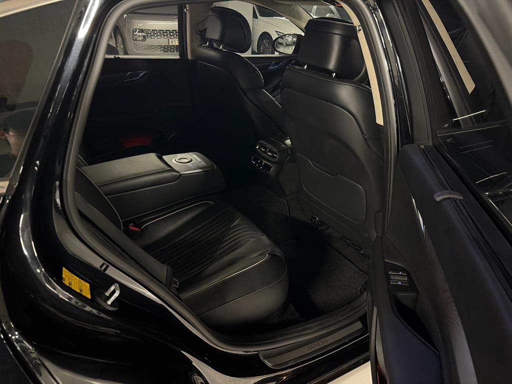 Genesis G80 — photo 15