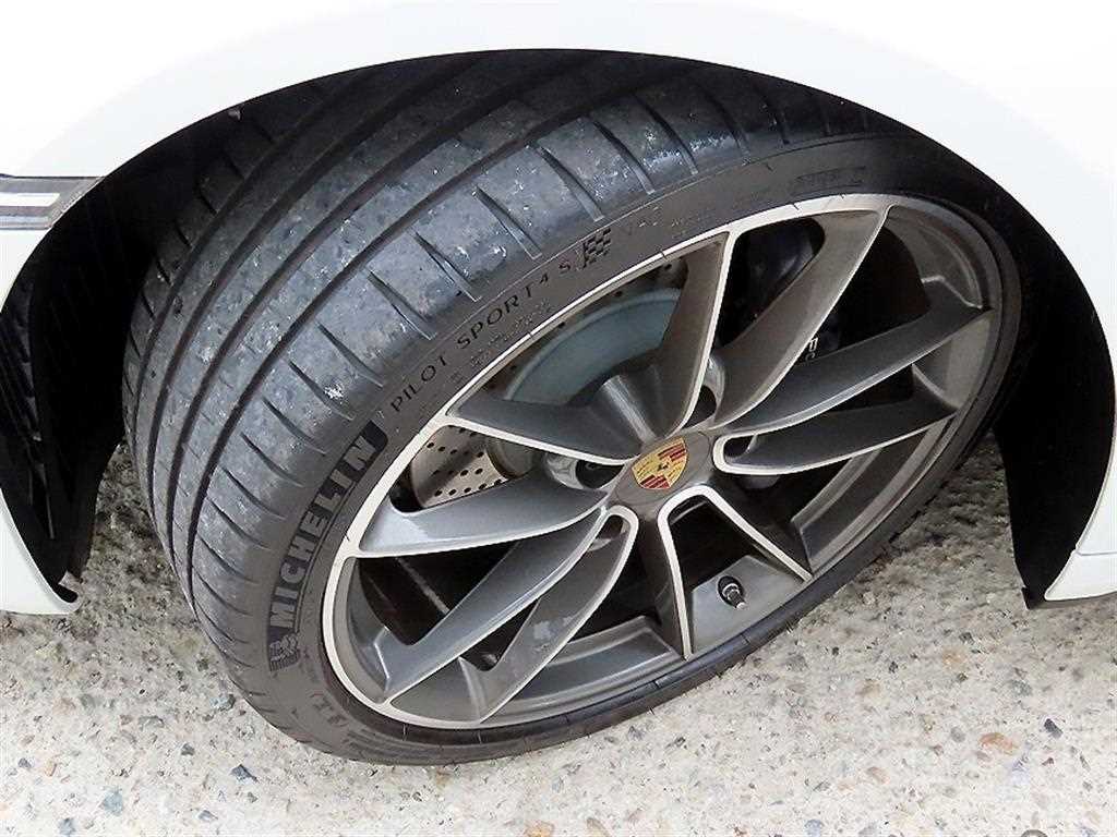 Porsche 911 — photo 20