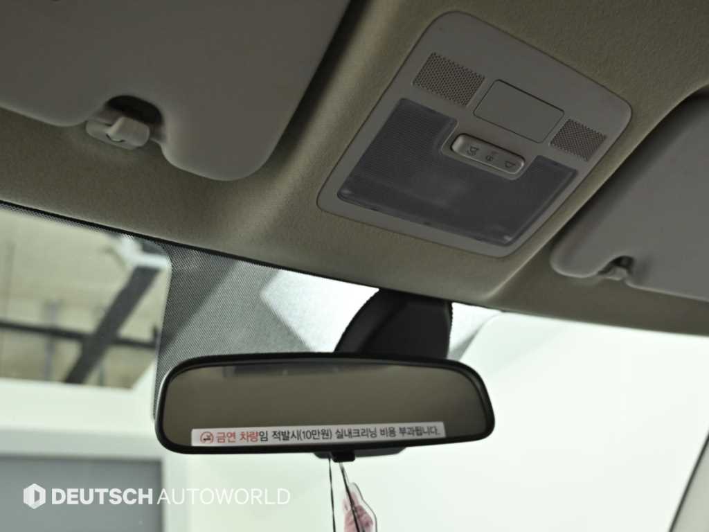 Hyundai Venue — photo 18