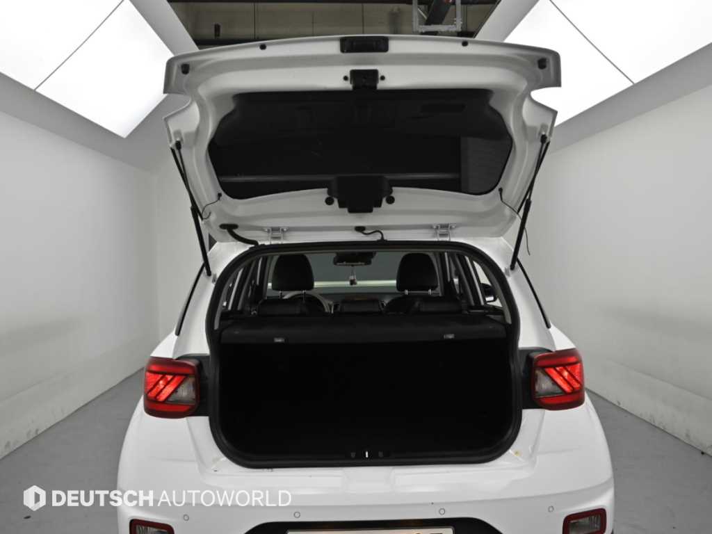 Hyundai Venue — photo 19