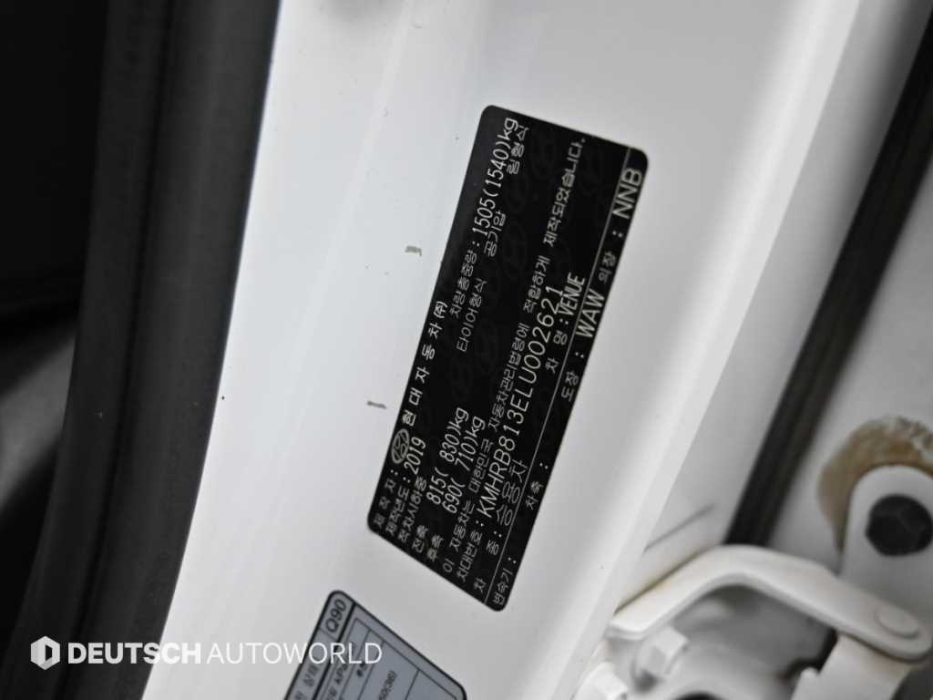Hyundai Venue — photo 20