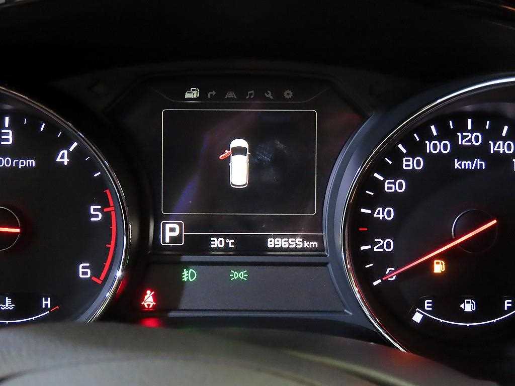 Kia Carnival — photo 09