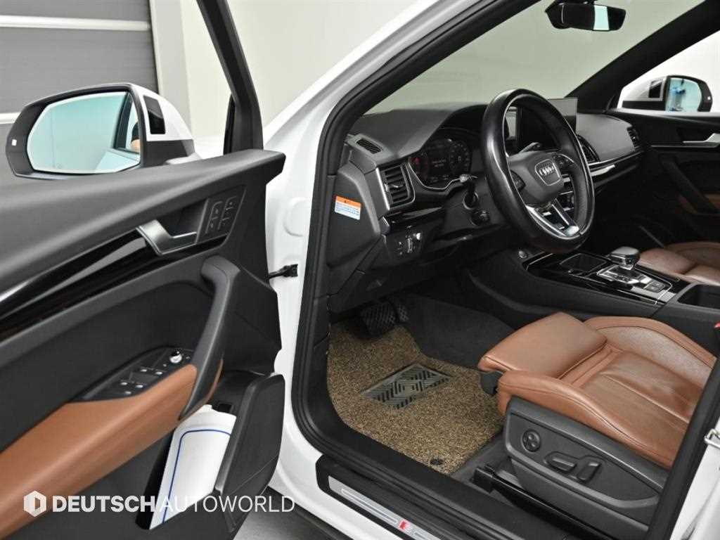 Audi Q5 — photo 11