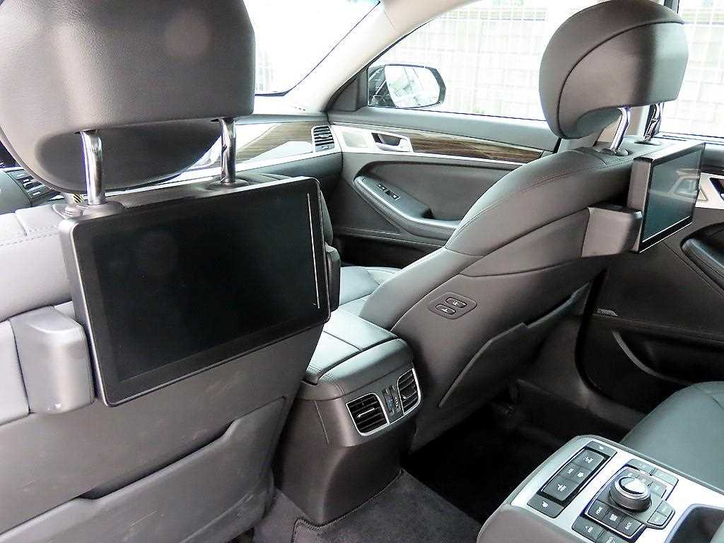 Genesis G80 — photo 16