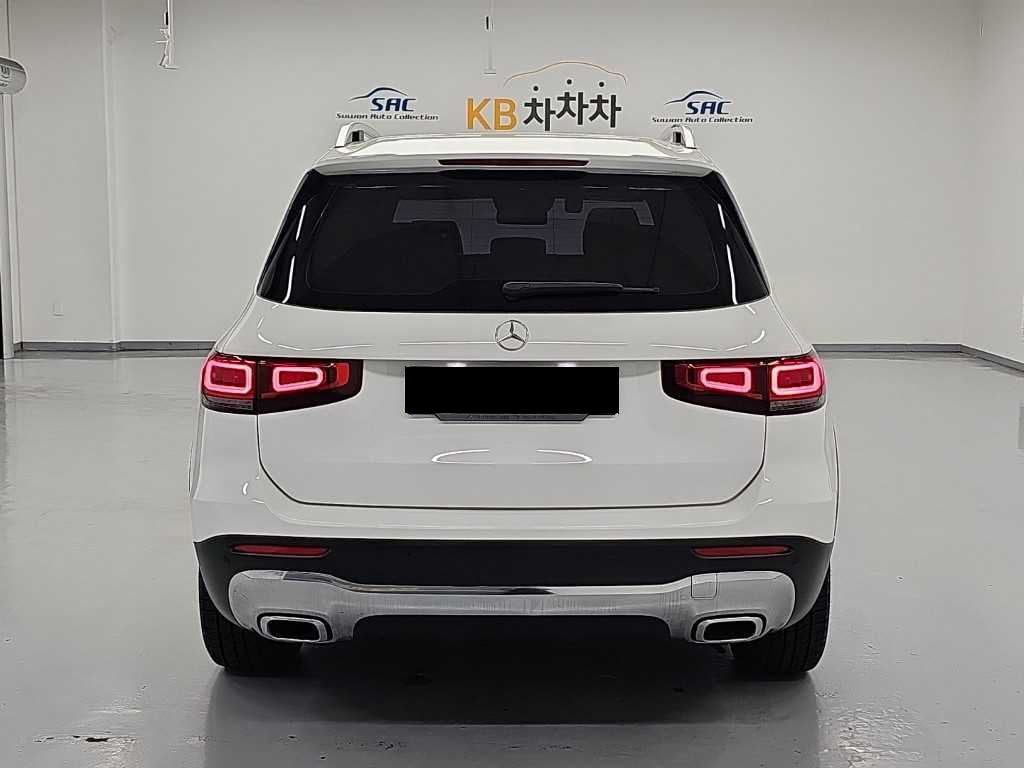 Mercedes-Benz GLB-Class — photo 03