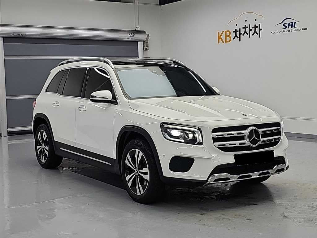 Mercedes-Benz GLB-Class — photo 04
