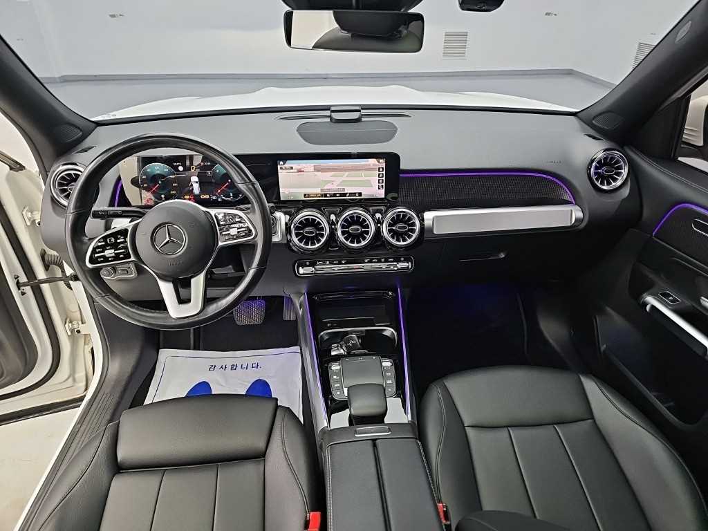 Mercedes-Benz GLB-Class — photo 07