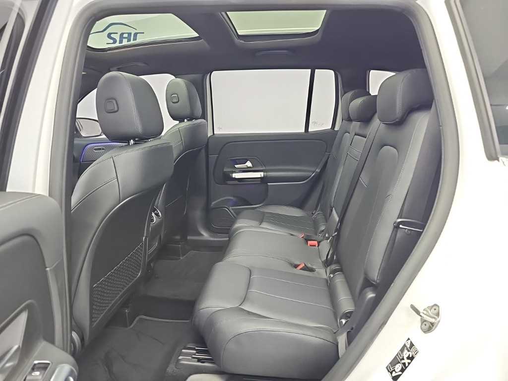 Mercedes-Benz GLB-Class — photo 12