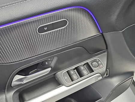 Mercedes-Benz GLB-Class — photo 19