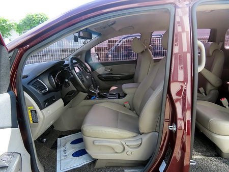 Kia Carnival — photo 05