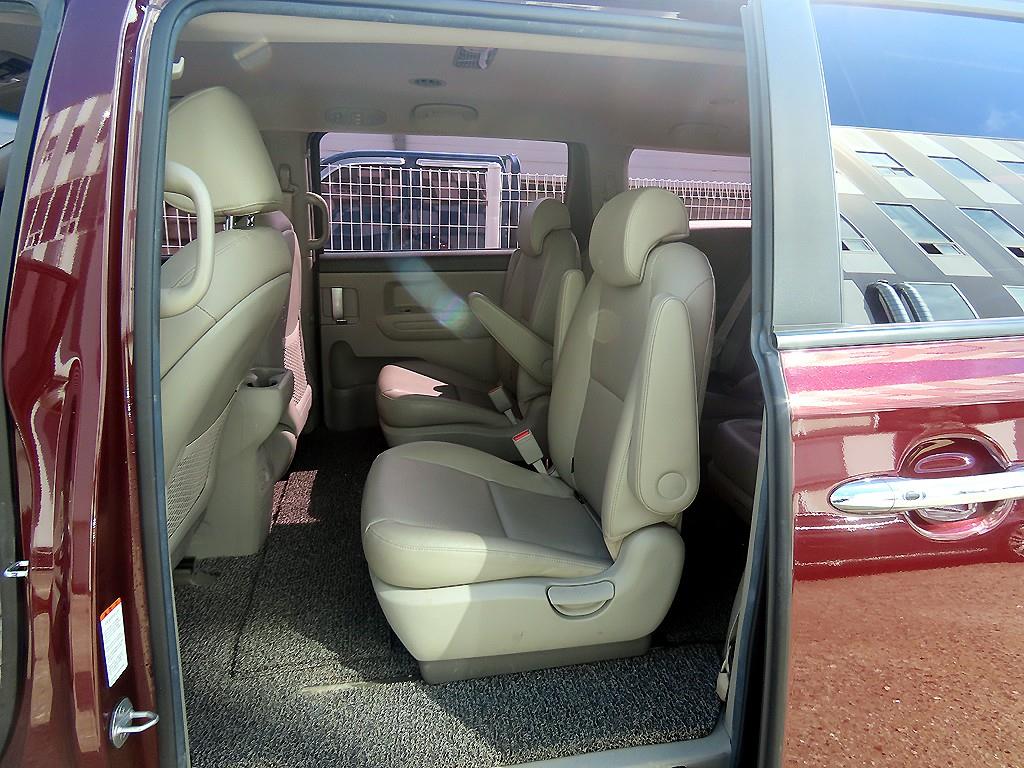 Kia Carnival — photo 06