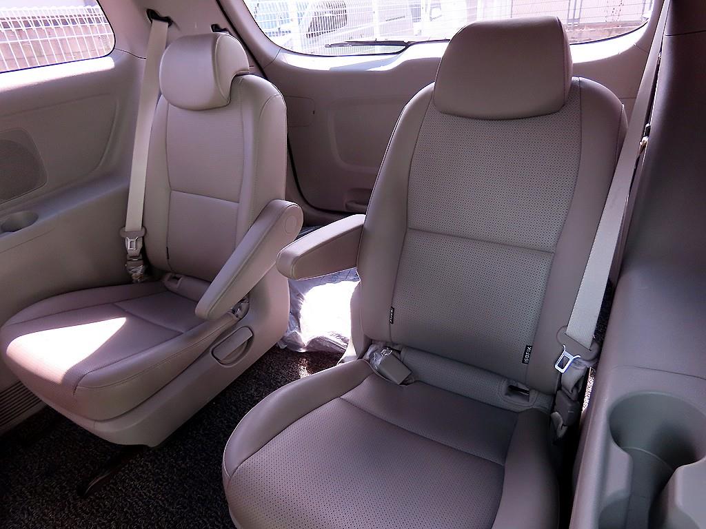 Kia Carnival — photo 07