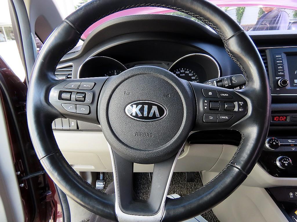 Kia Carnival — photo 09