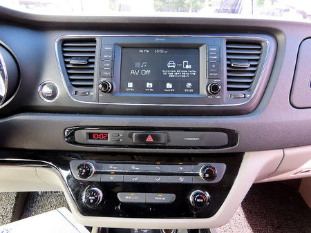 Kia Carnival — photo 14
