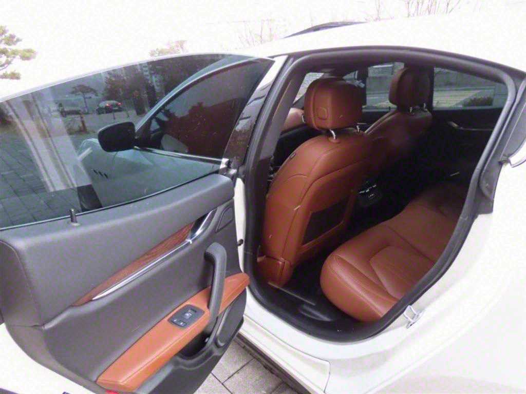Maserati Ghibli — photo 14