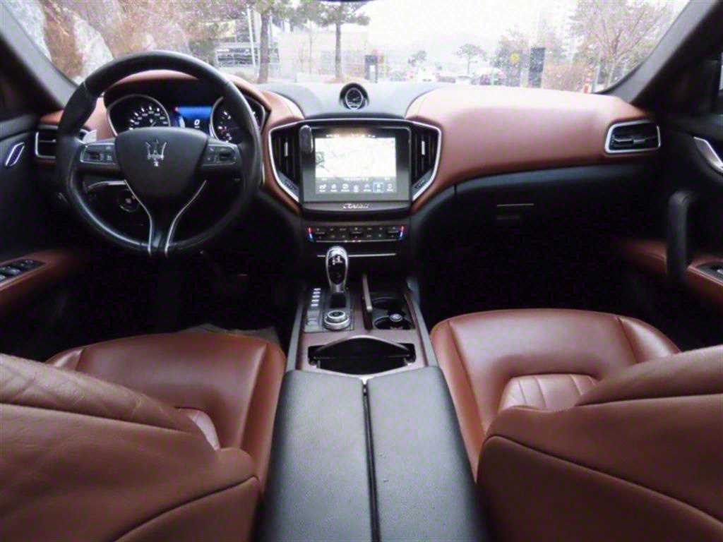 Maserati Ghibli — photo 15