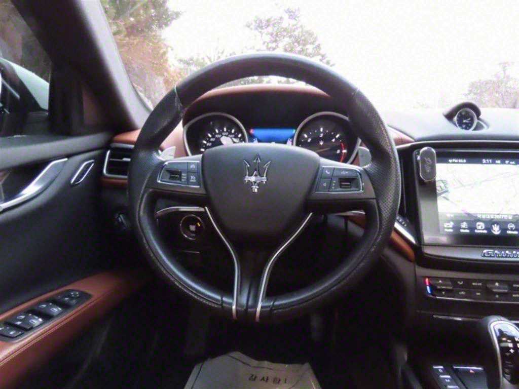 Maserati Ghibli — photo 16