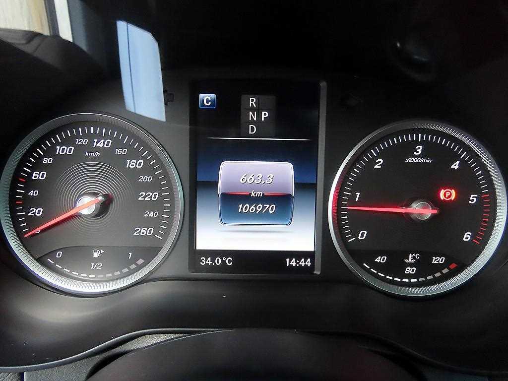 Mercedes-Benz GLC-Class — photo 09