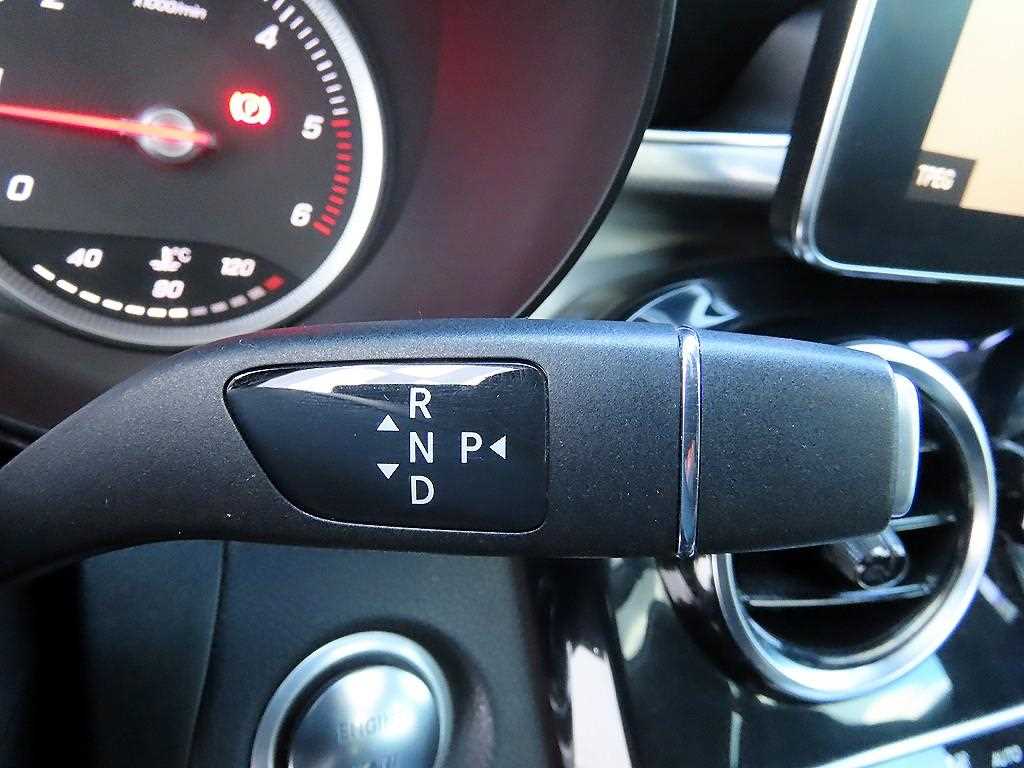 Mercedes-Benz GLC-Class — photo 10