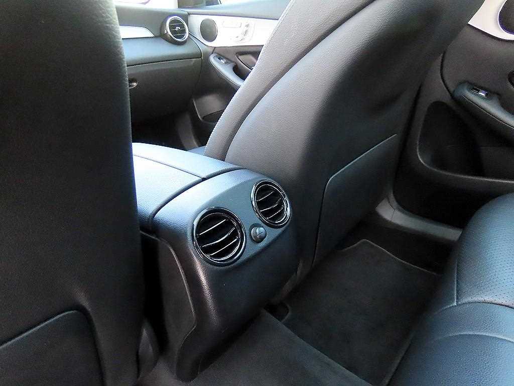 Mercedes-Benz GLC-Class — photo 16