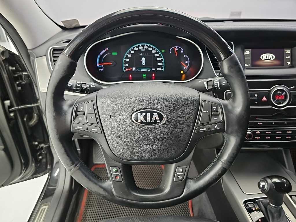 Kia K7 — photo 08