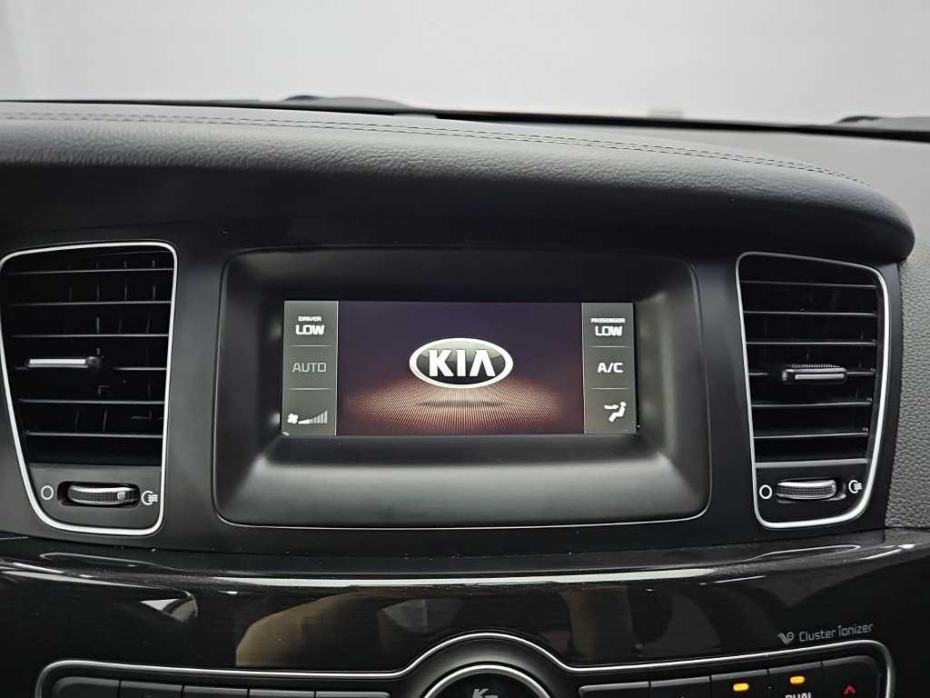 Kia K7 — photo 12