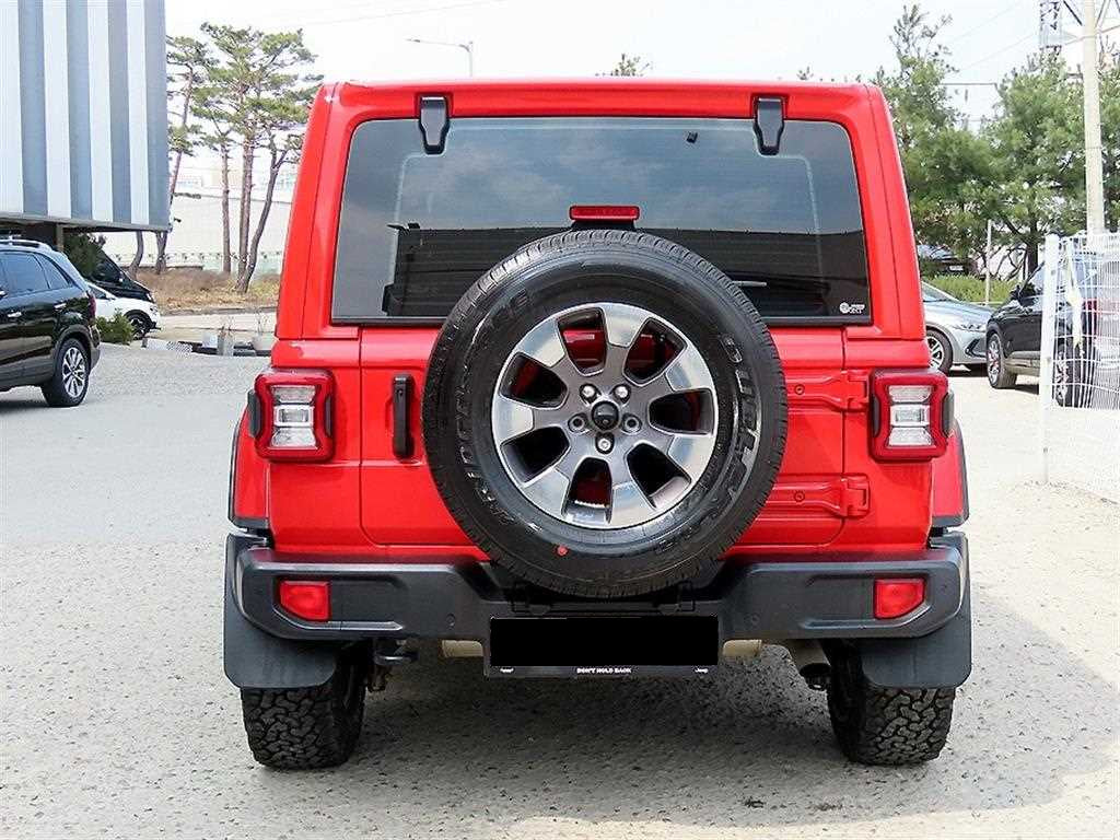 Jeep Wrangler — photo 04