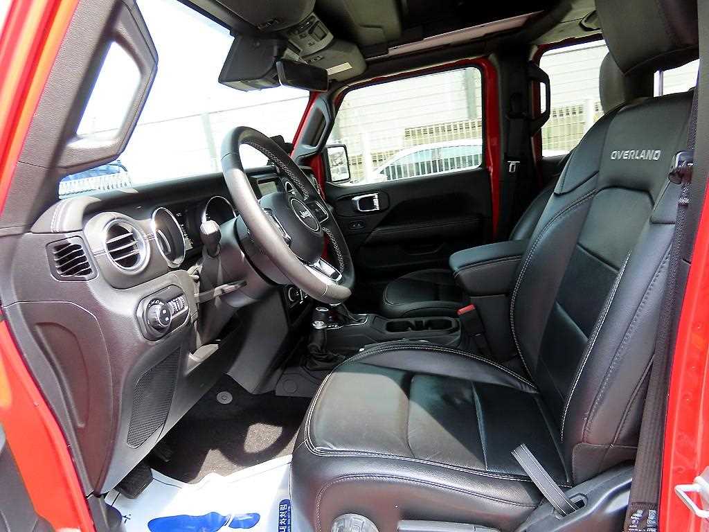 Jeep Wrangler — photo 05